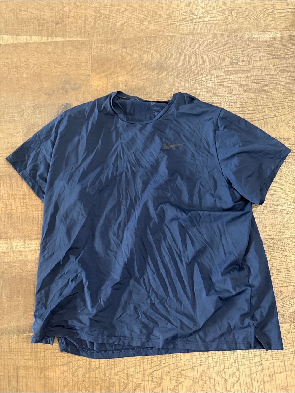 Nike Men’s Dark Blue Short-Sleeve Performance Tee